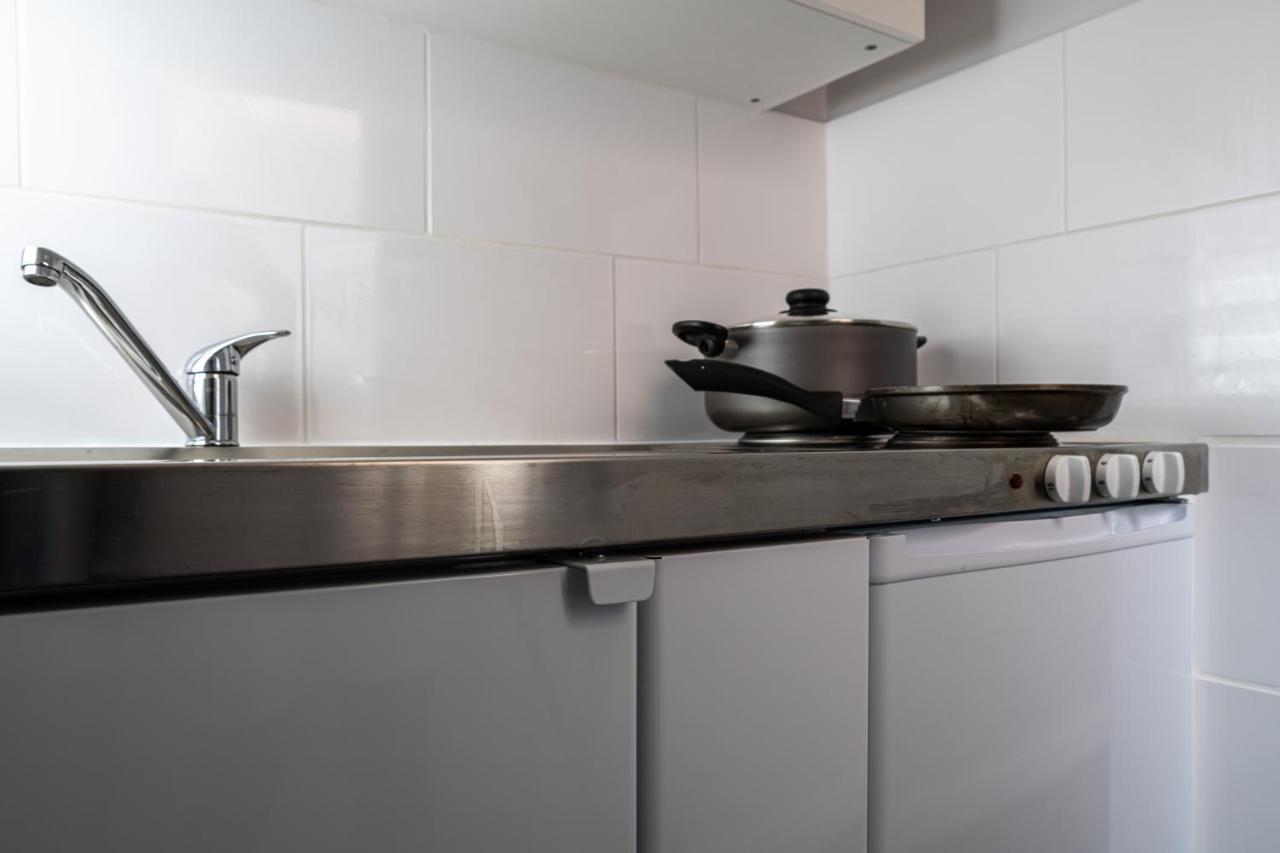 Luxury One Bedroom Guesthouse M6, Junction 10 Walsall Willenhall Eksteriør billede