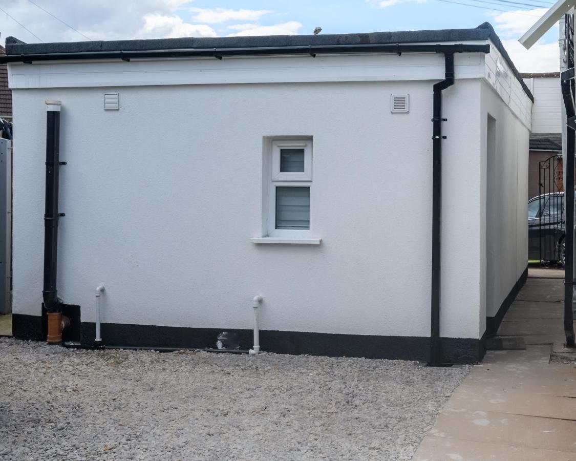 Luxury One Bedroom Guesthouse M6, Junction 10 Walsall Willenhall Eksteriør billede