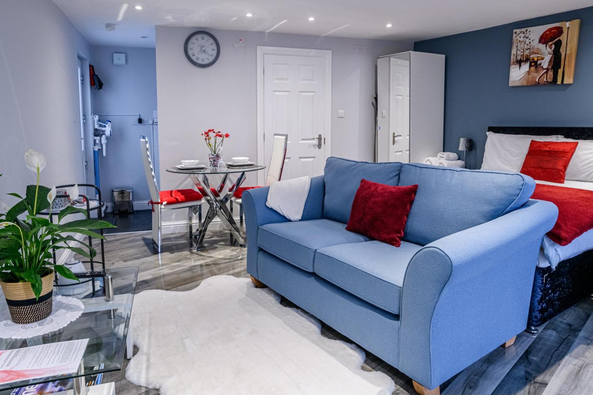 Luxury One Bedroom Guesthouse M6, Junction 10 Walsall Willenhall Eksteriør billede